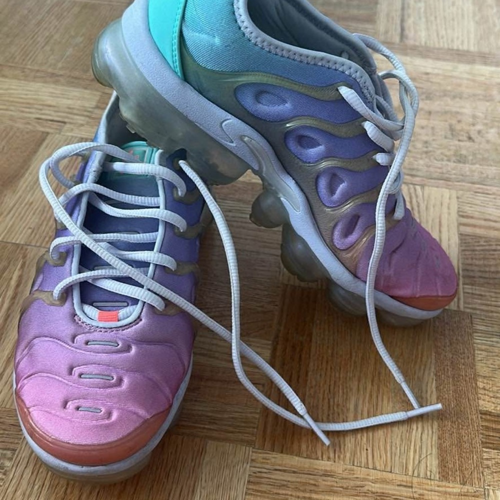 Nike Women's Multicolor Gradient Sneakers